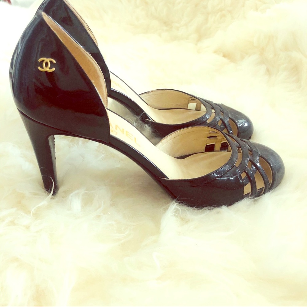 Classic Chanel Parent Leather Heels fits sz 8.5